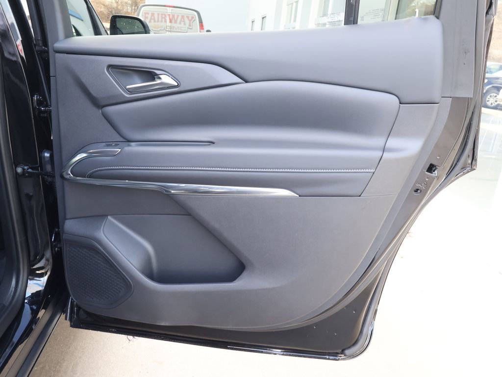 New 2026 Chevrolet Traverse LT w/ Midnight/Sport Edition image 33