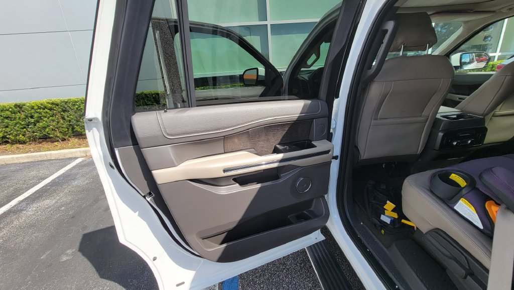 Used 2020 Ford Expedition Max Limited w/ Equipment Group 301A RWD image 10