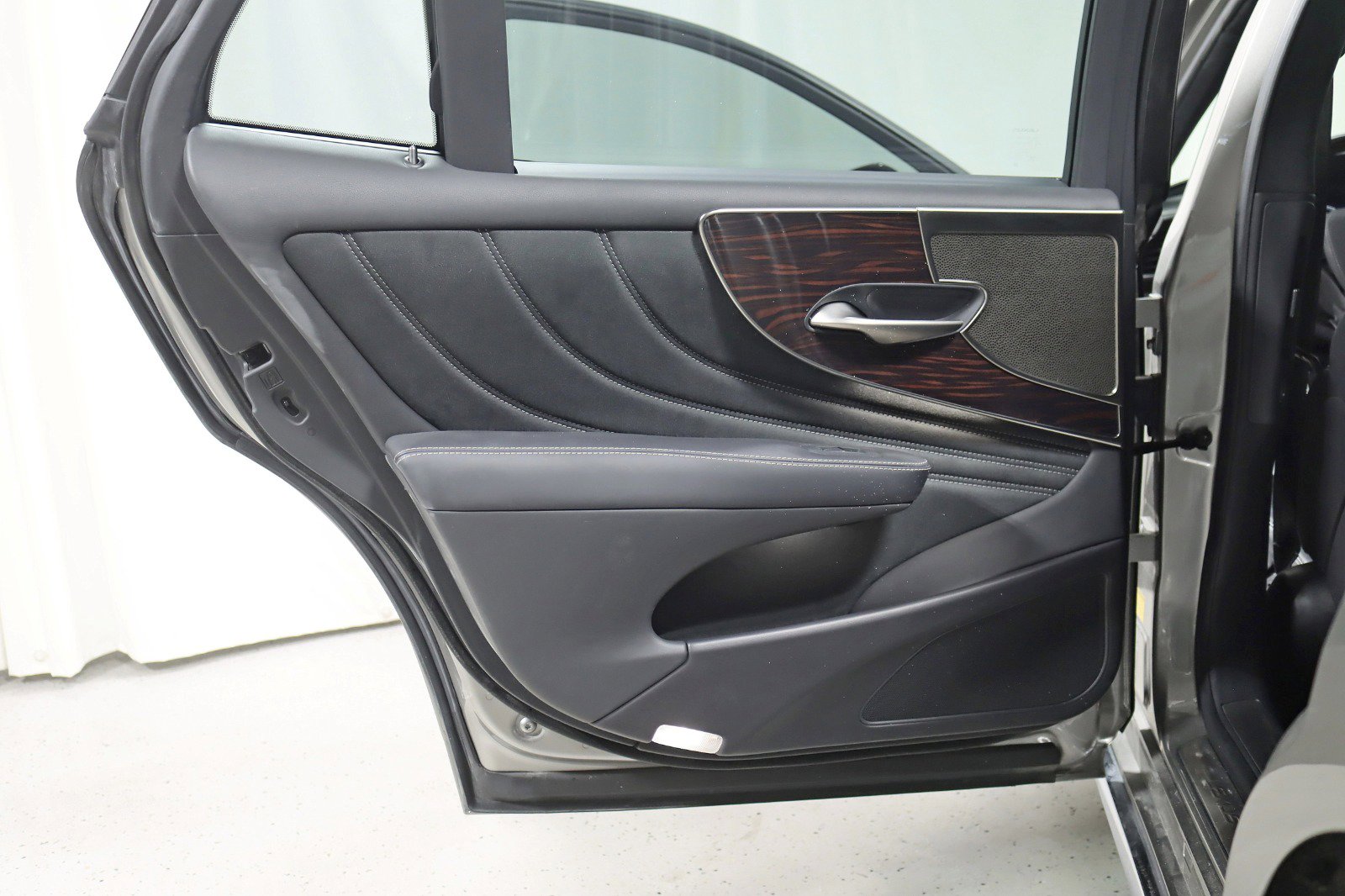 Used 2021 Lexus LS 500 AWD w/ Luxury Package image 36