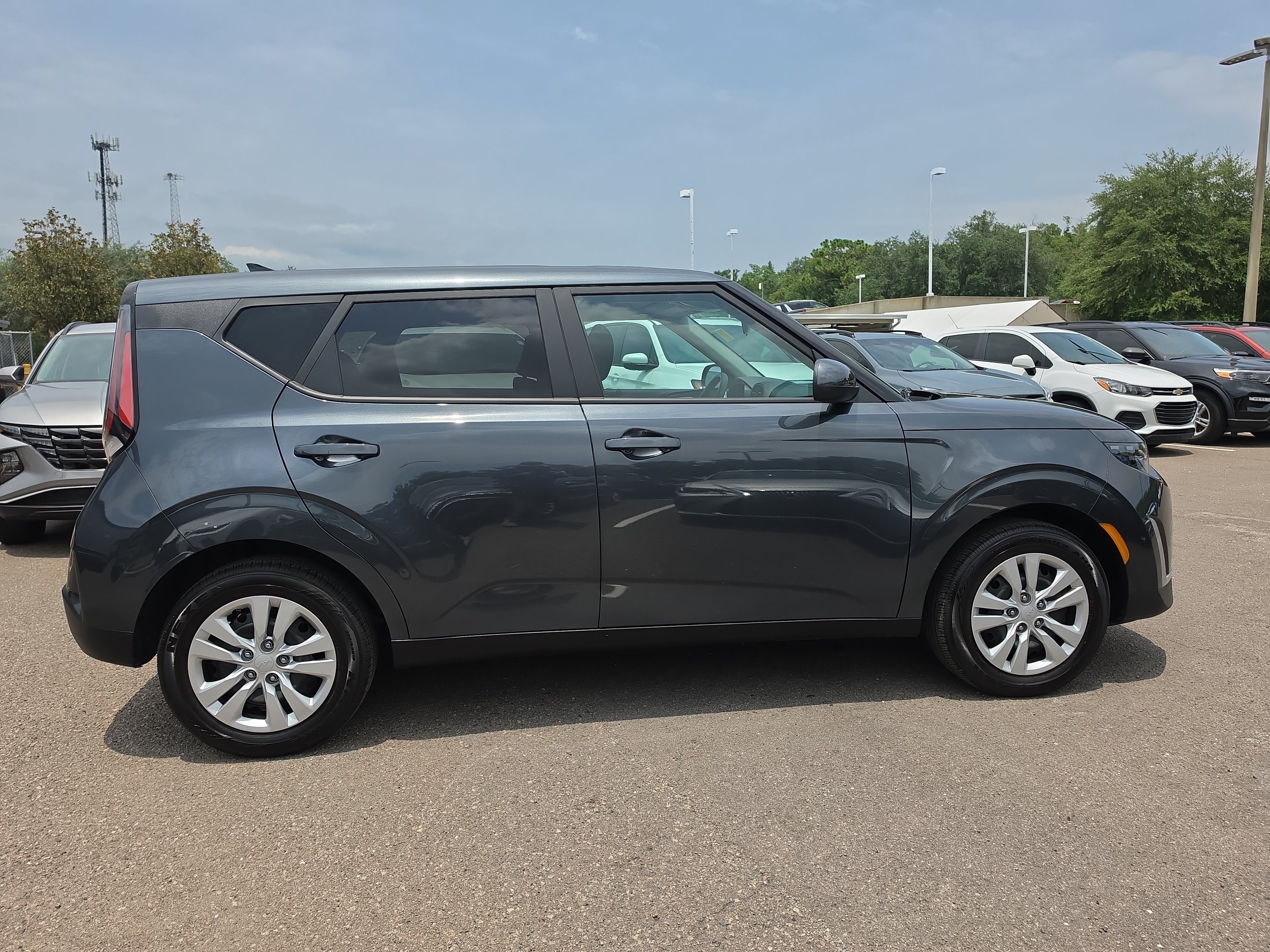 Certified 2025 Kia Soul LX FWD image 9
