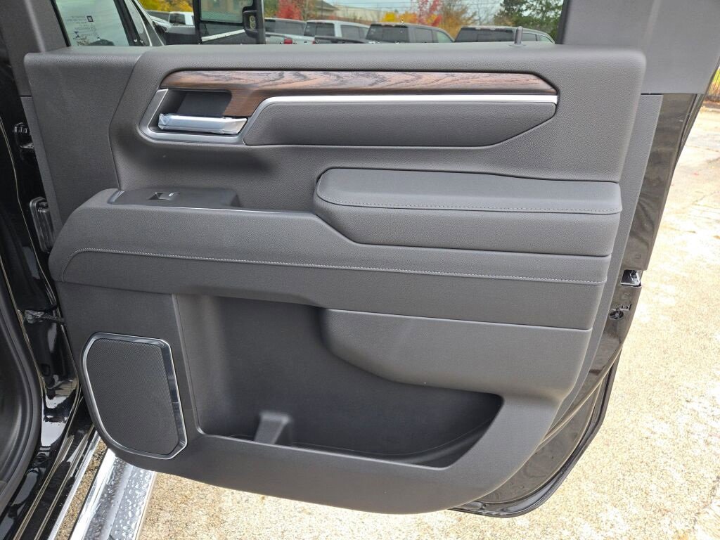 New 2026 GMC Sierra 3500 SLT w/ SLT Premium Package image 10