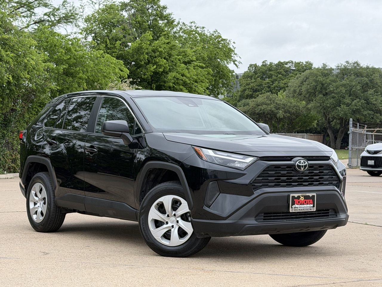 Used 2024 Toyota RAV4 LE image 2