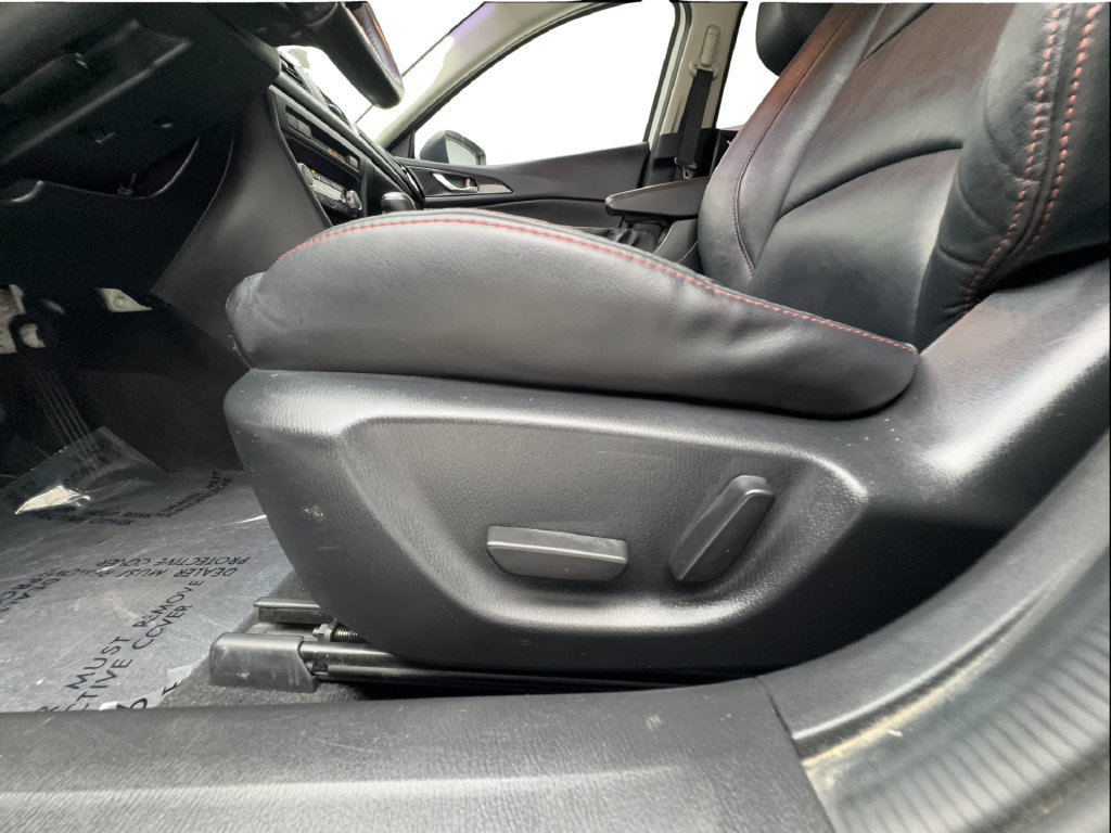 Used 2015 MAZDA MAZDA3 s Touring FWD image 25