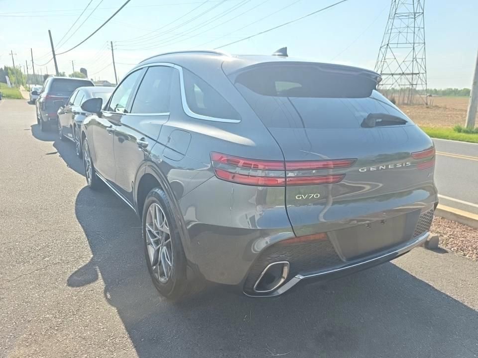 Used 2023 Genesis GV70 2.5T w/ Advanced Package AWD/4WD image 17