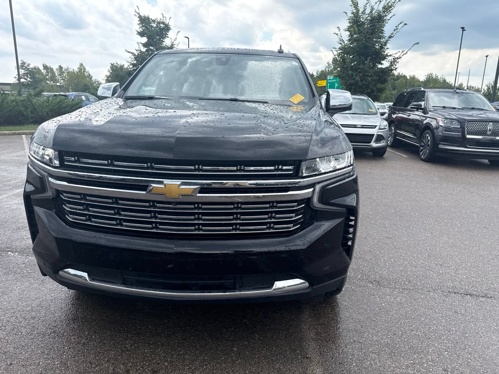 Used 2021 Chevrolet Suburban Premier AWD/4WD image 2