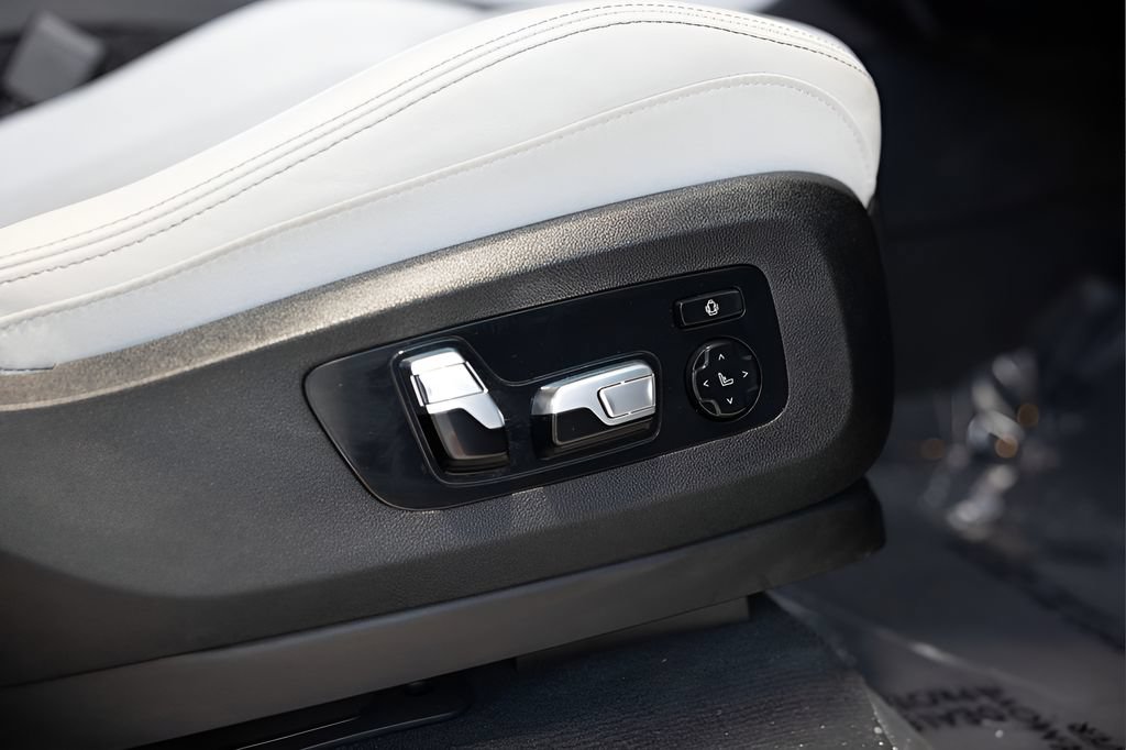 Used 2023 BMW X5 M50i w/ Executive Package AWD/4WD image 82