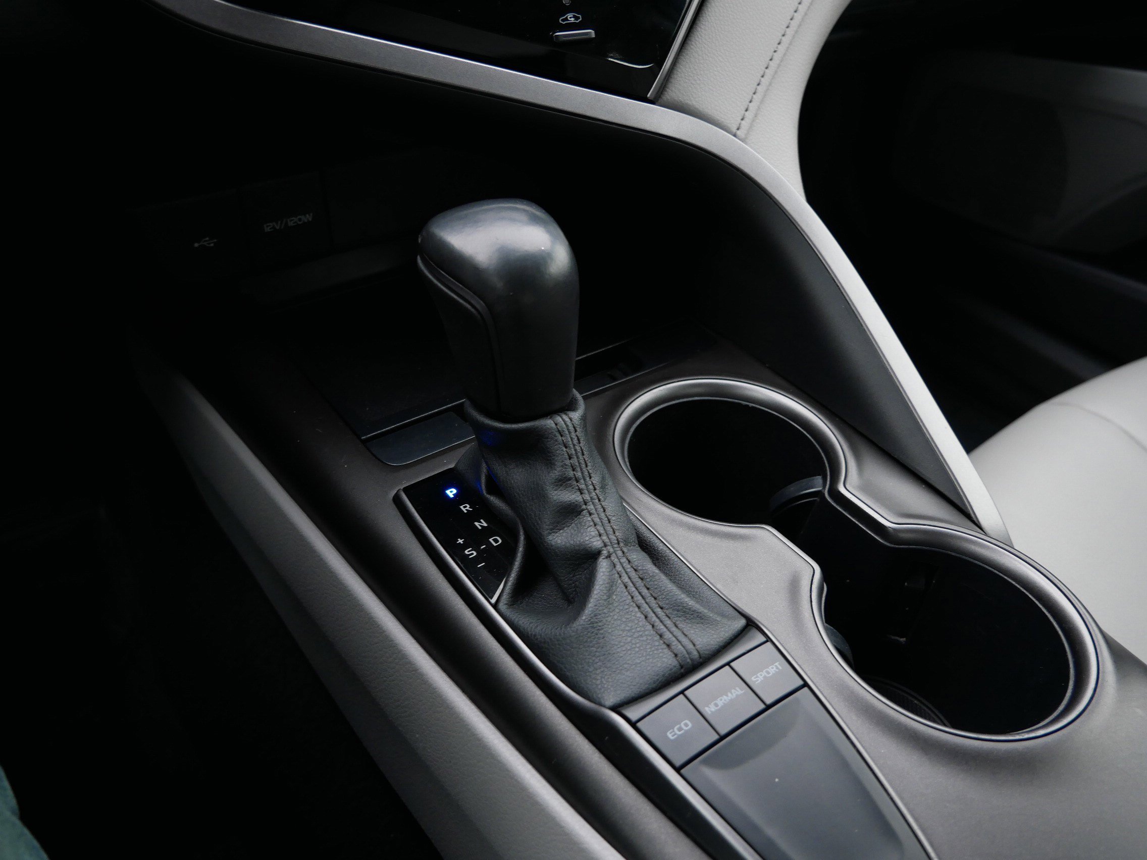 Certified 2024 Toyota Camry SE w/ Convenience Package image 23