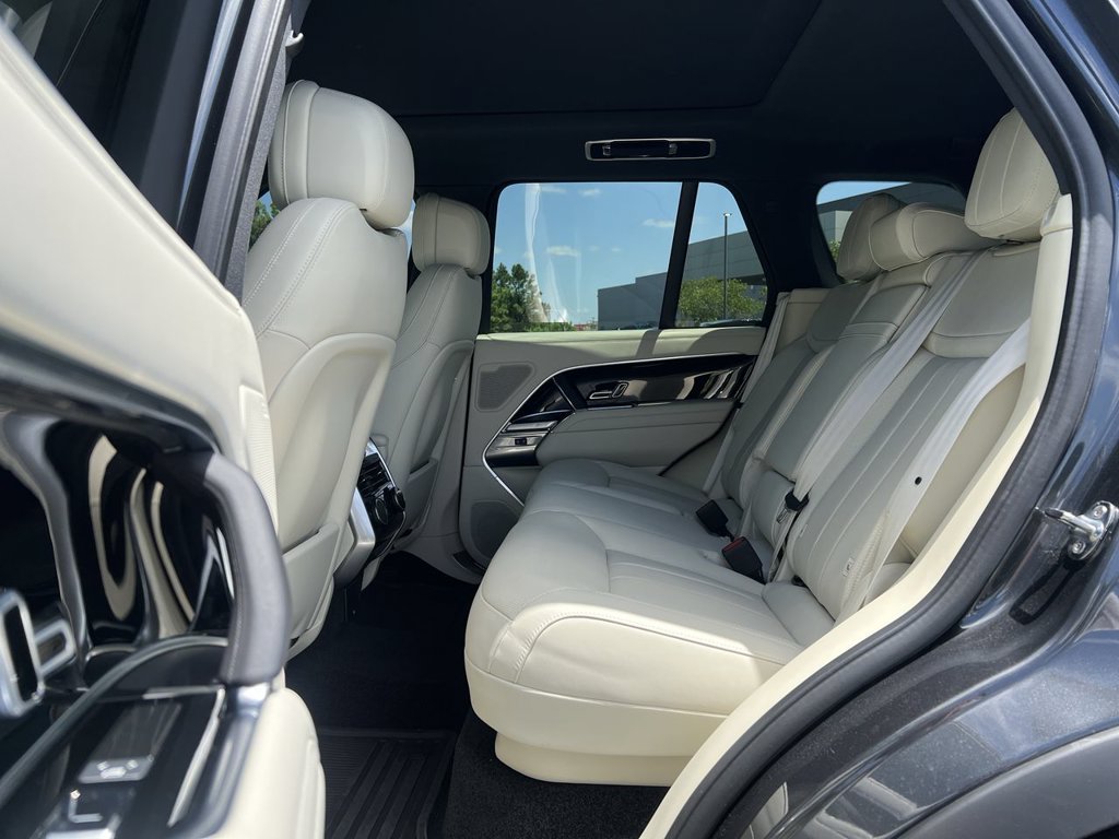 Certified 2026 Land Rover Range Rover SE AWD/4WD image 15