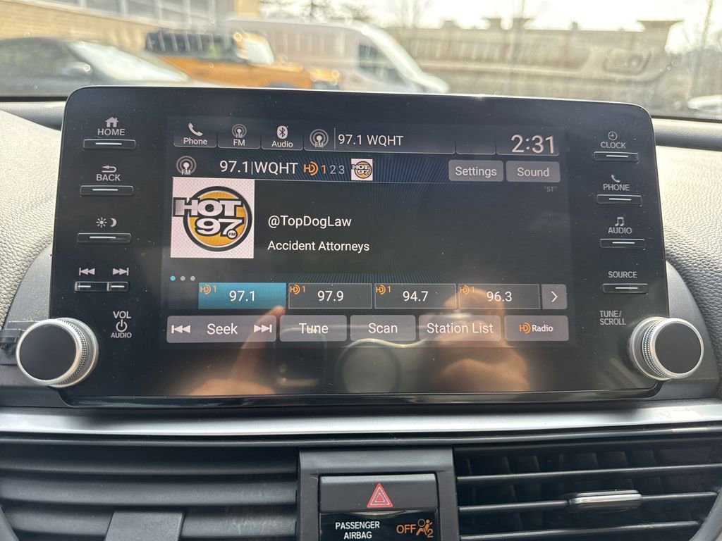 Used 2018 Honda Accord EX-L image 18