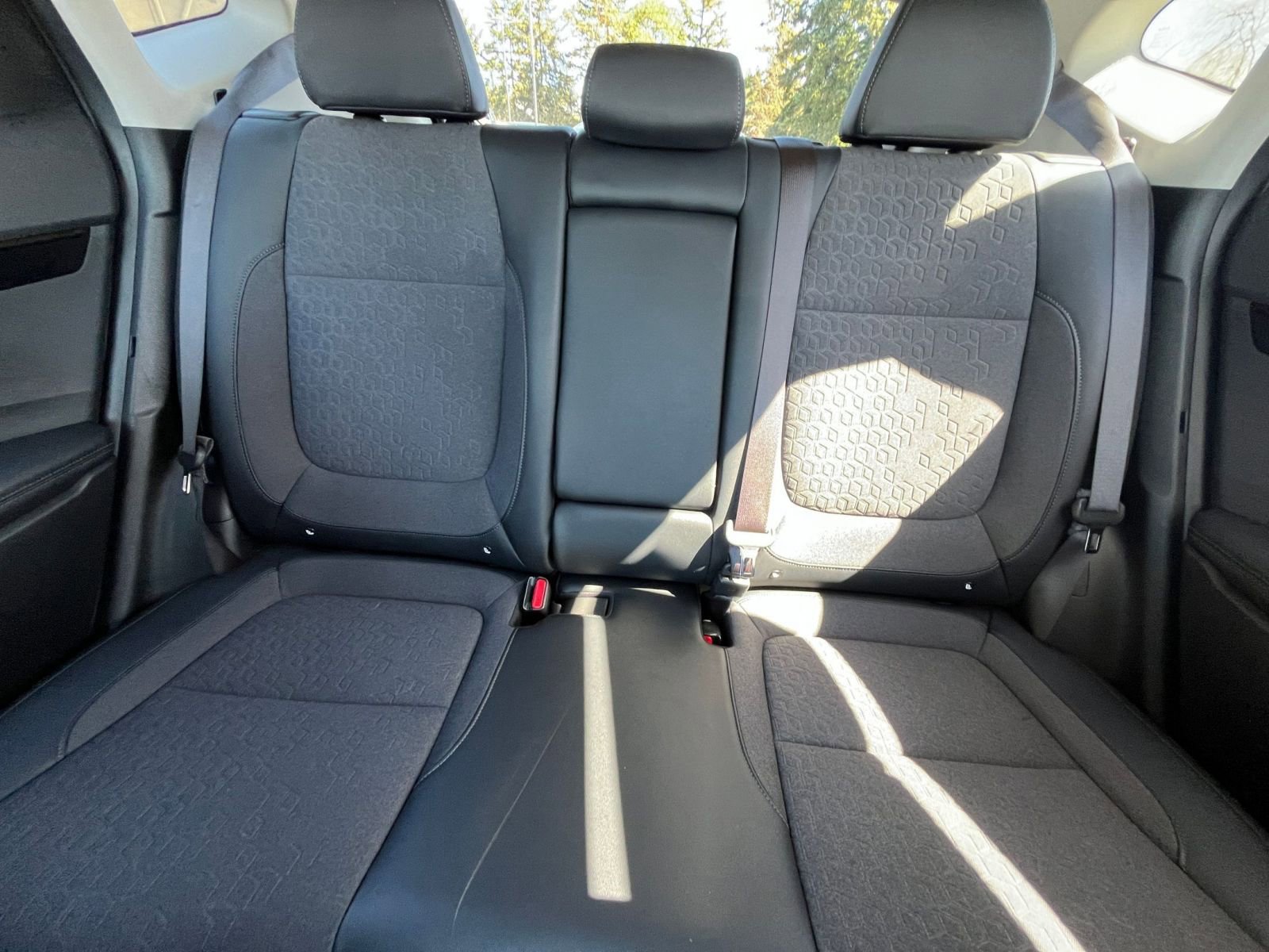 Used 2025 Kia Seltos S image 40