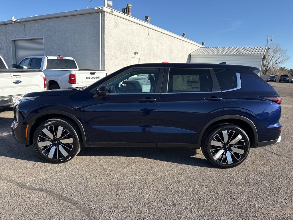 New 2026 Mitsubishi Outlander SE image 4