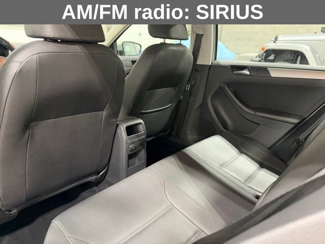 Used 2011 Volkswagen Jetta SEL image 14