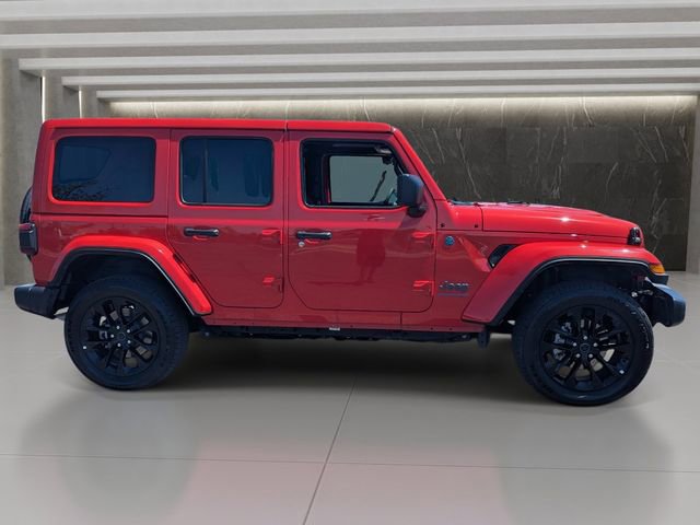 Used 2025 Jeep Wrangler Unlimited Sahara w/ Safety Group image 7