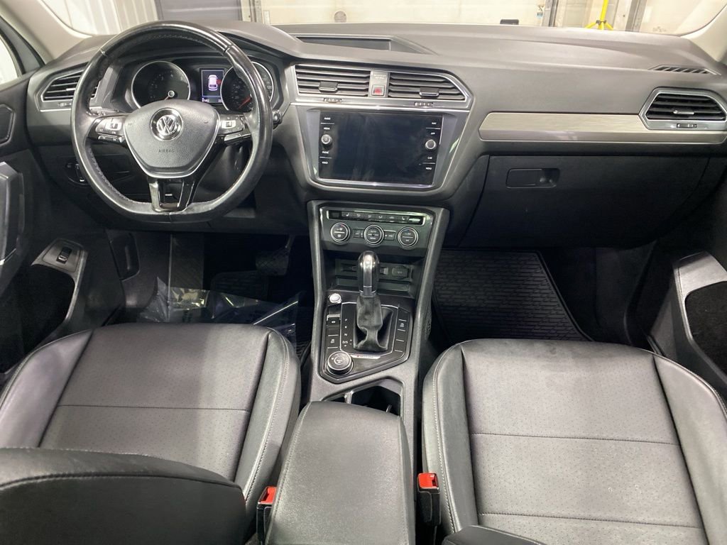 Used 2018 Volkswagen Tiguan SEL w/ 3rd Row Seat Package image 2