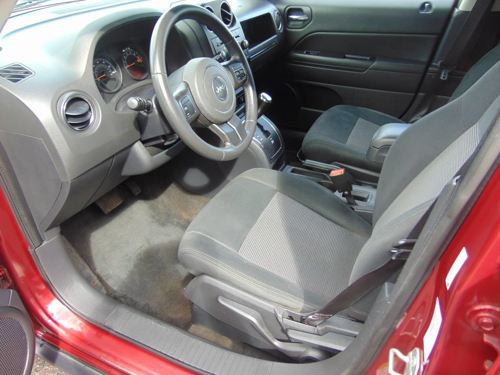 Used 2014 Jeep Patriot Latitude FWD image 2