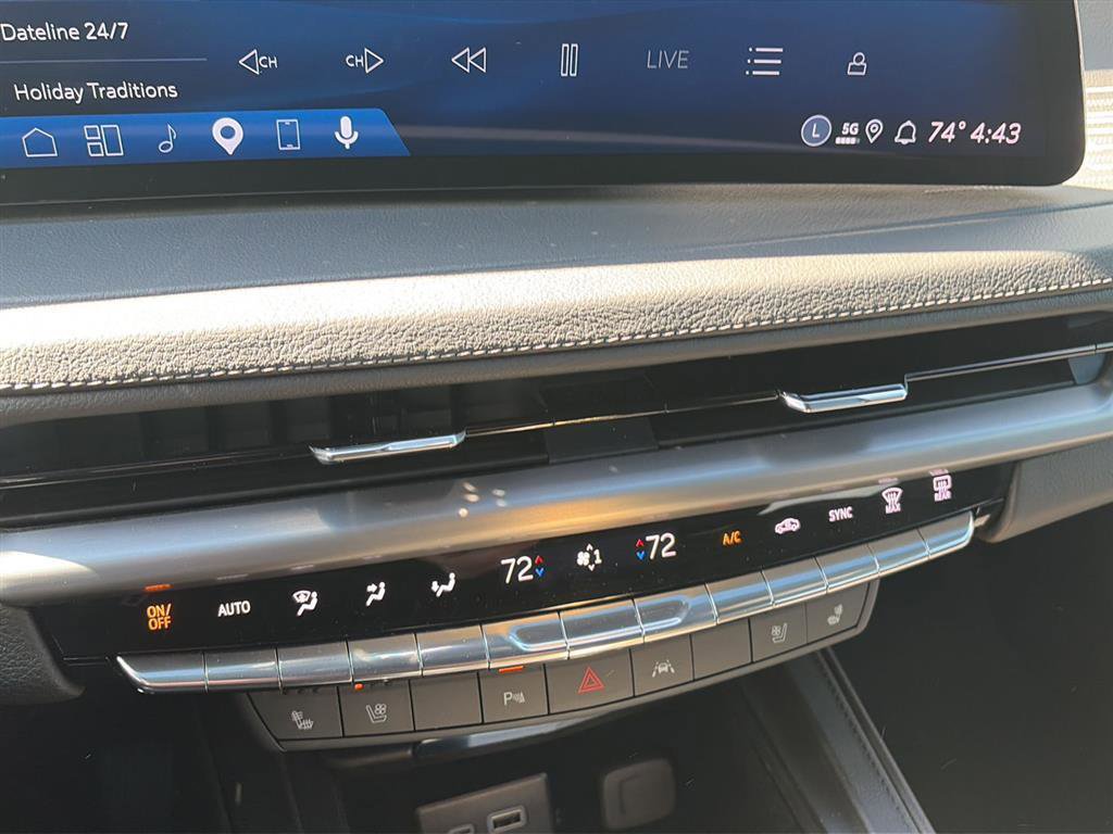 Used 2025 Cadillac XT4 Premium Luxury FWD image 9