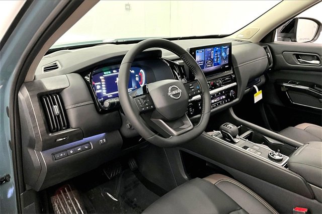 New 2026 Nissan Pathfinder Platinum image 6