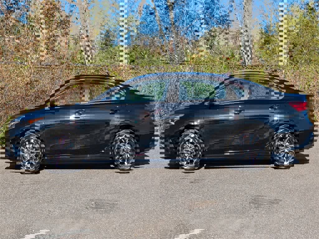 Used 2024 Kia Forte LXS image 2