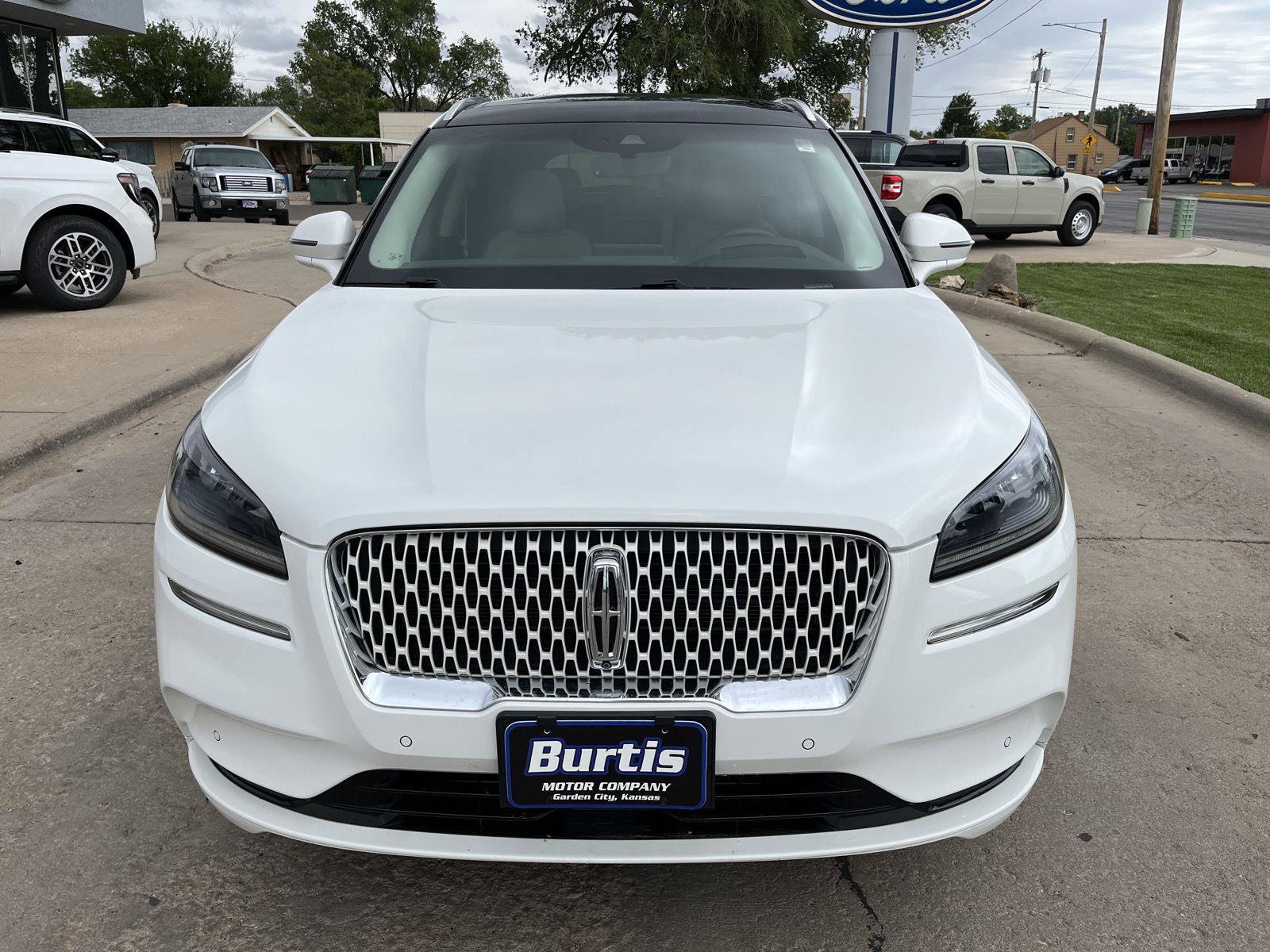 Used 2022 Lincoln Corsair Reserve w/ Equipment Group 201A FWD image 3