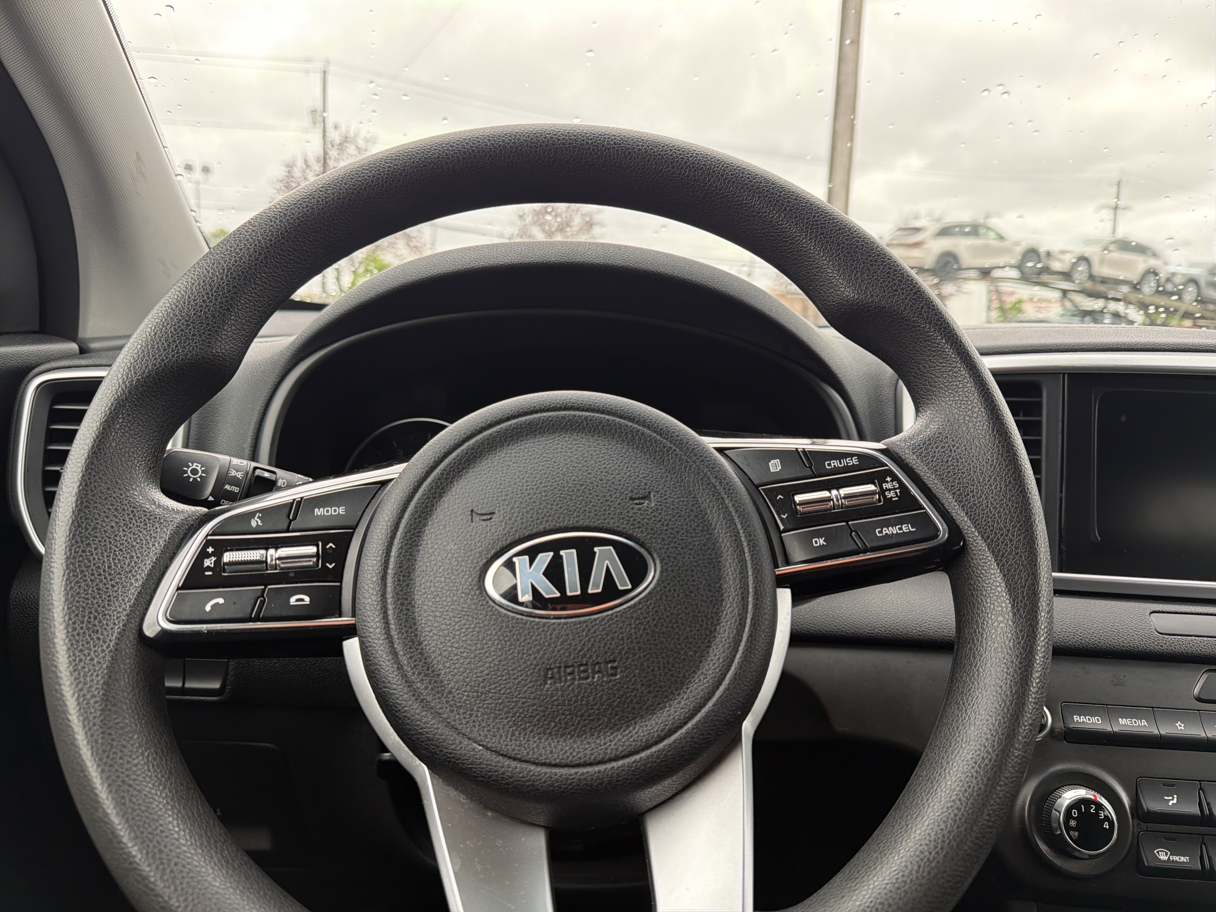 Used 2020 Kia Sportage LX AWD/4WD image 10