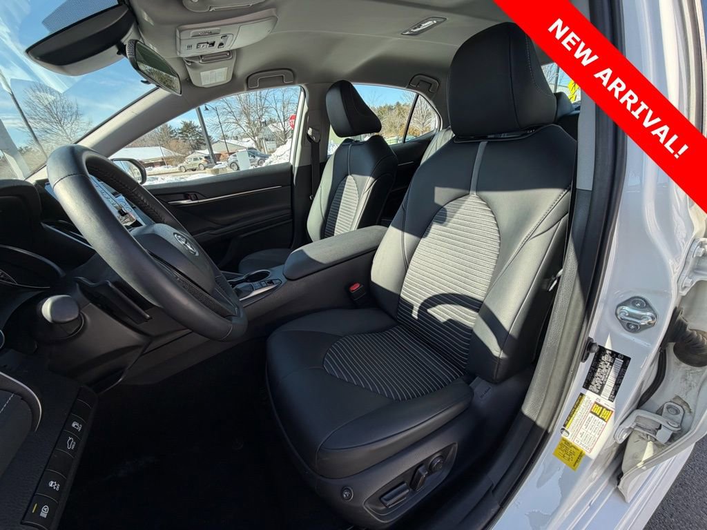 Used 2024 Toyota Camry SE image 20