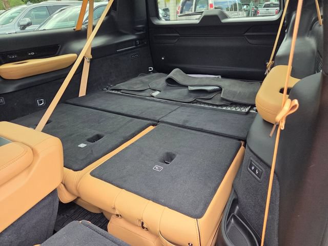 Certified 2025 Jeep Grand Wagoneer L Series III w/ Quick Order Packagew 28T AWD/4WD image 5