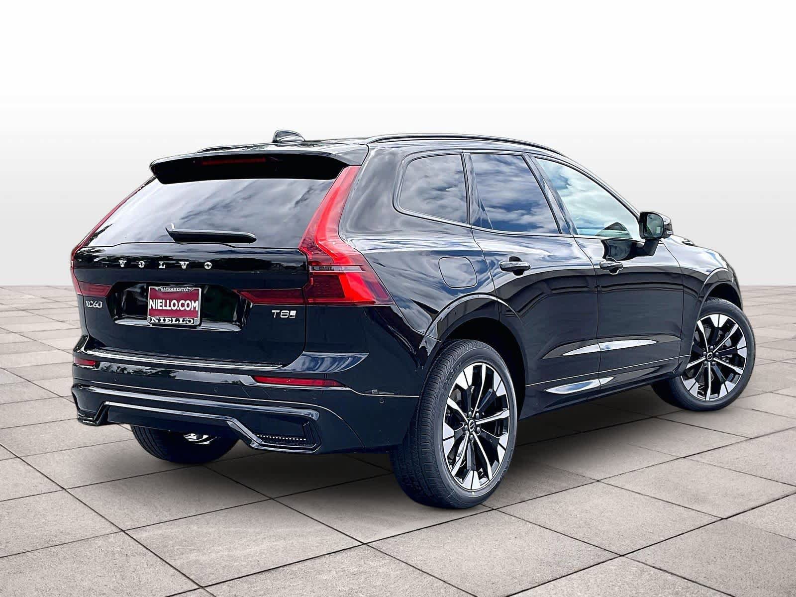 New 2026 Volvo XC60 T8 Plus w/ Climate Package AWD/4WD image 4