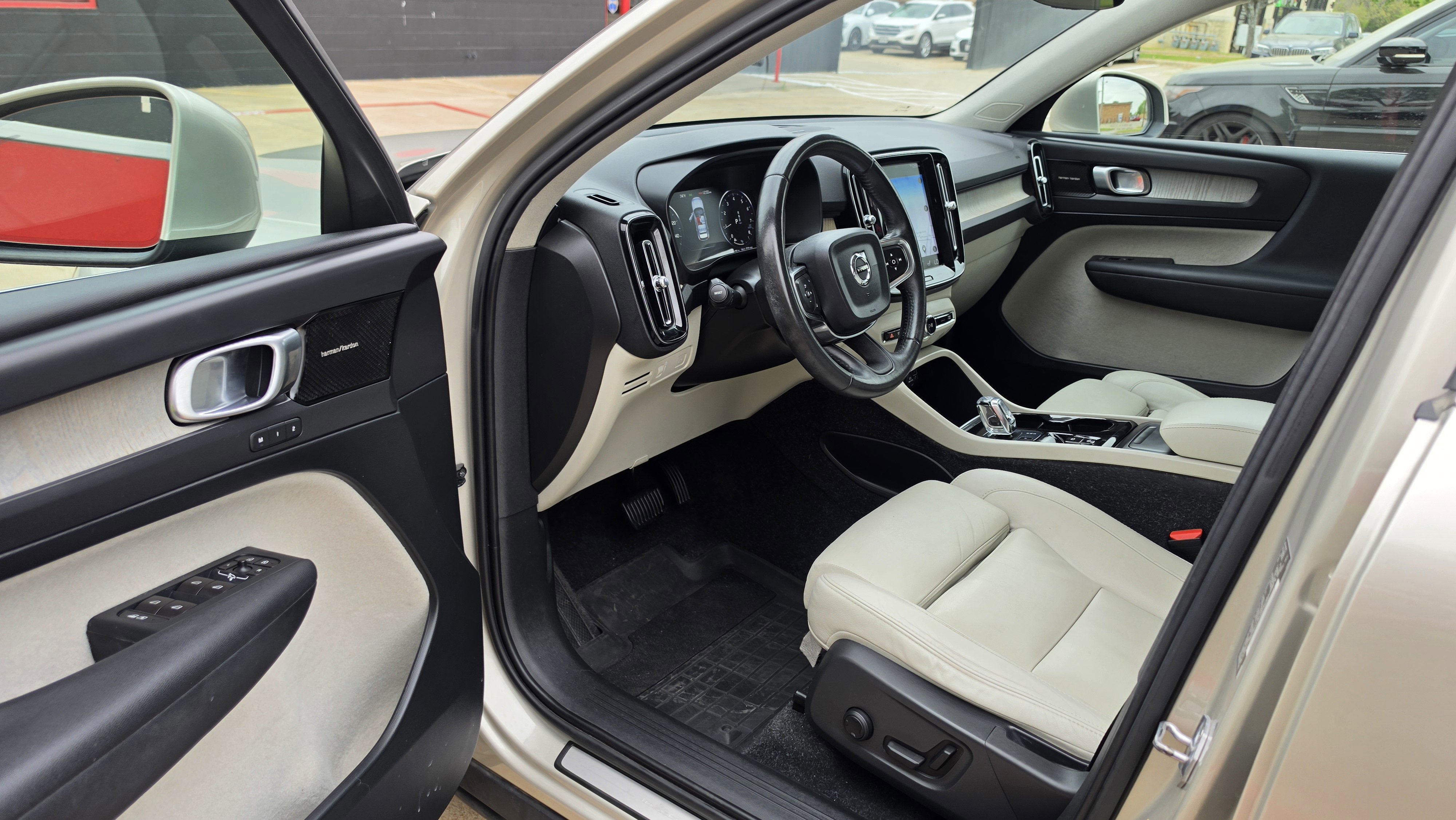 Used 2019 Volvo XC40 T5 Inscription AWD/4WD image 24