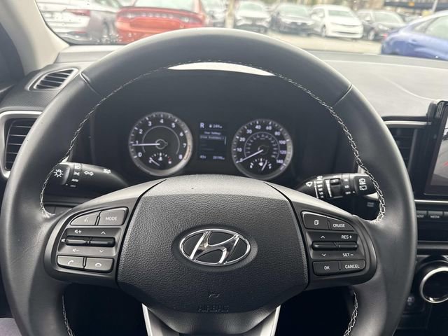 Certified 2021 Hyundai Venue SEL w/ Premium Package image 27
