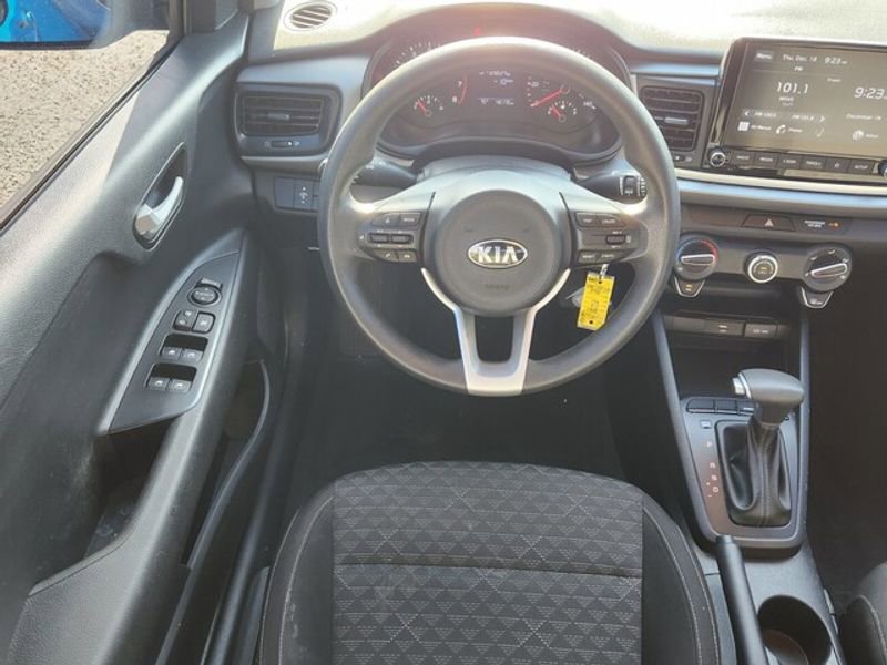 Used 2021 Kia Rio S image 9
