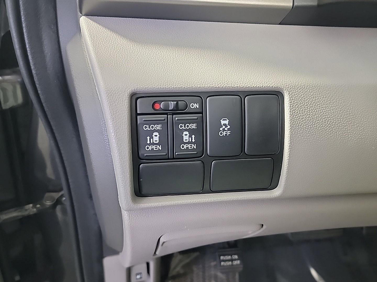 Used 2016 Honda Odyssey SE image 36