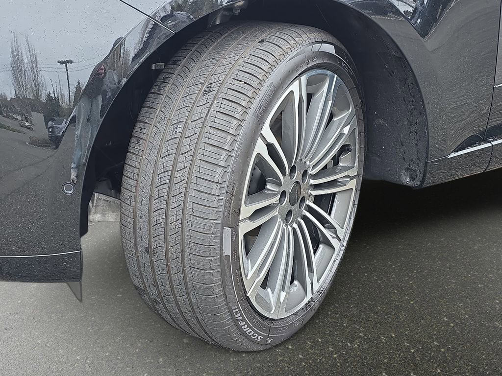 New 2026 Land Rover Range Rover SE image 34