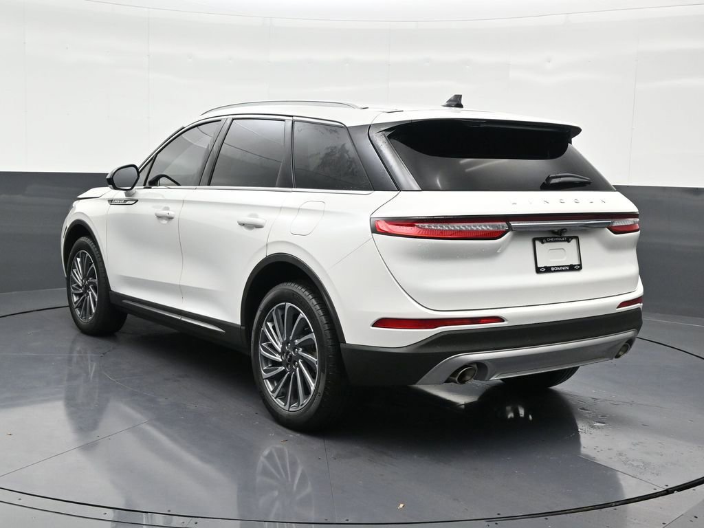 Used 2023 Lincoln Corsair Reserve image 3