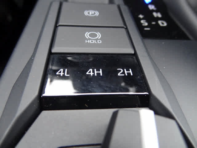 Used 2025 Toyota Tacoma SR5 AWD/4WD image 28