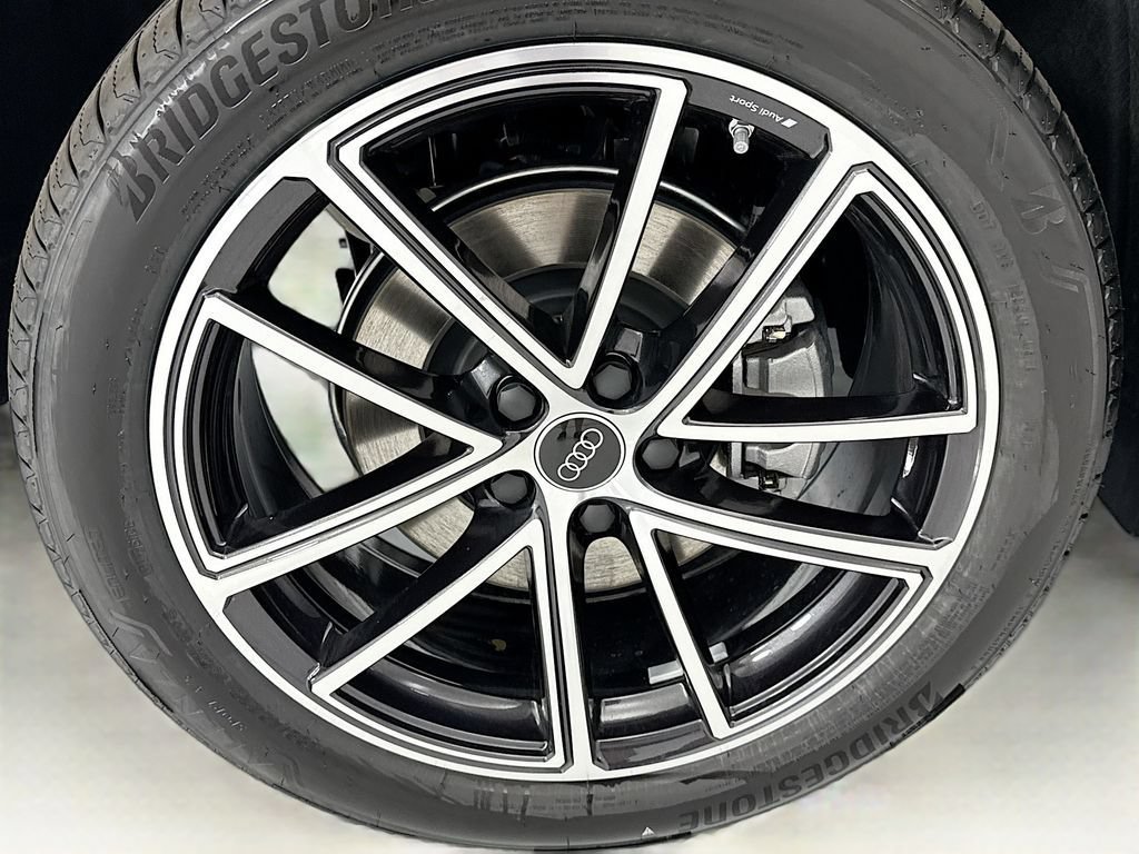 Used 2026 Audi Q5 Premium Plus w/ Premium Plus AWD/4WD image 32