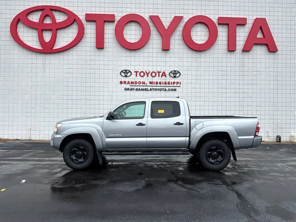 Used 2015 Toyota Tacoma PreRunner w/ SR5 Package RWD image 4