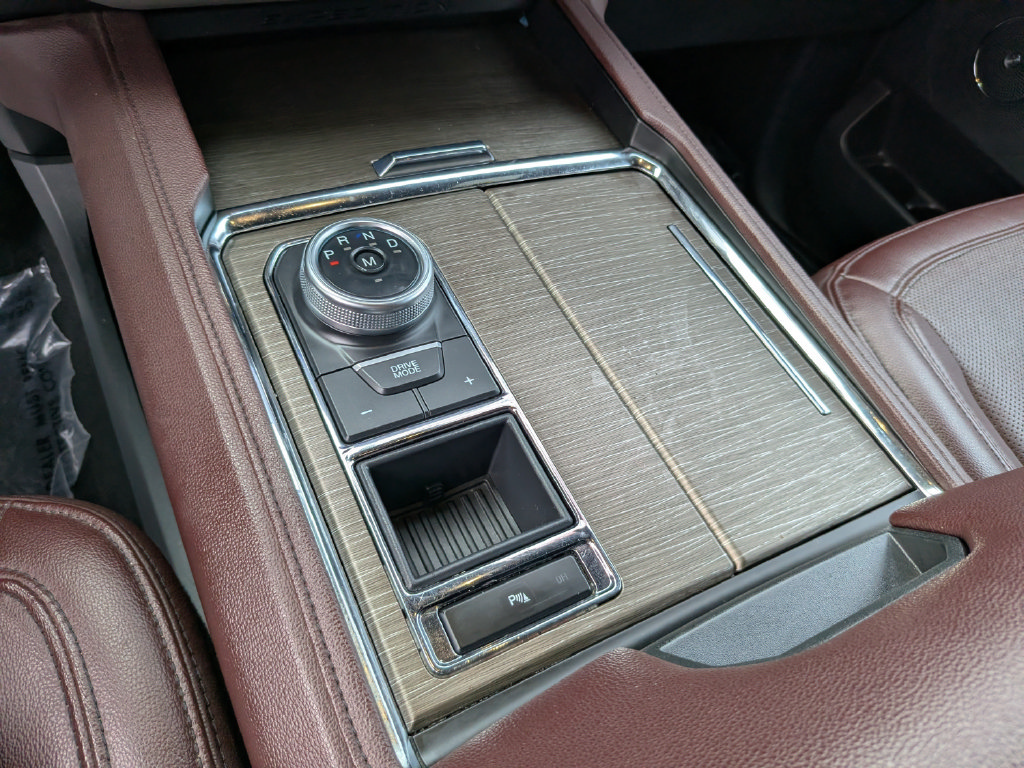 Used 2024 Ford Expedition Limited RWD image 29