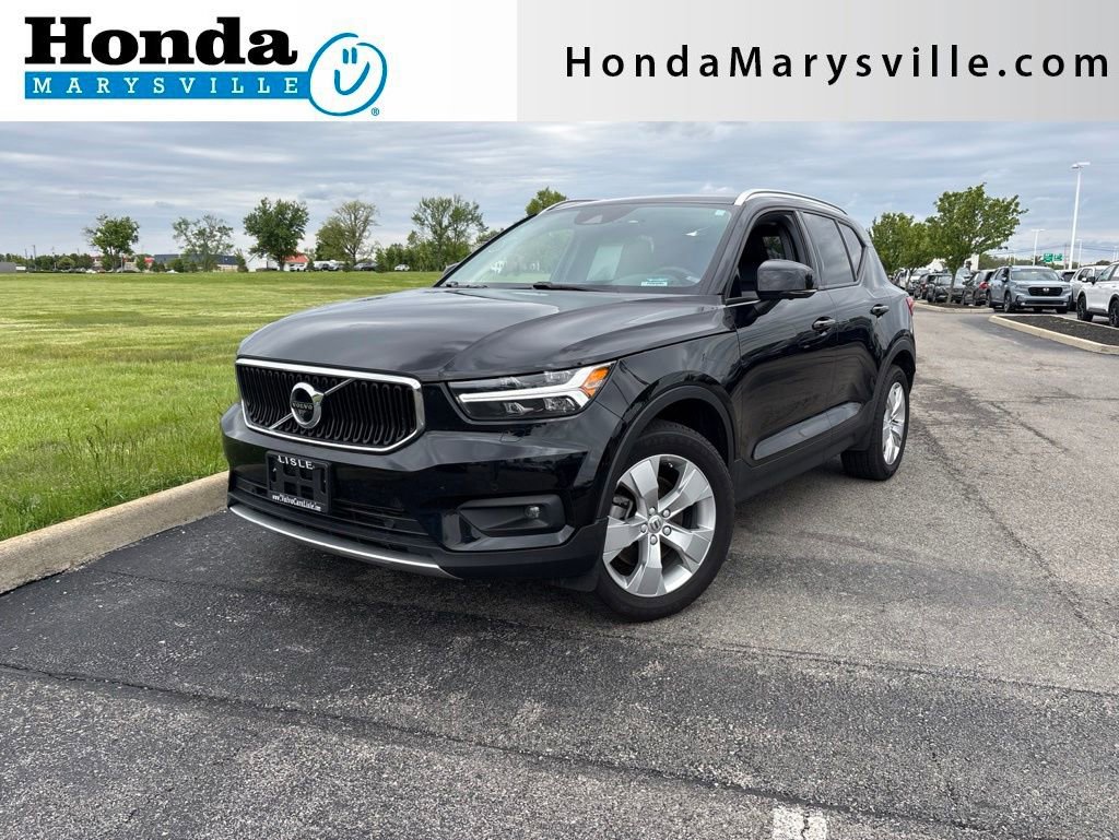 Used 2022 Volvo XC40 T5 Momentum
