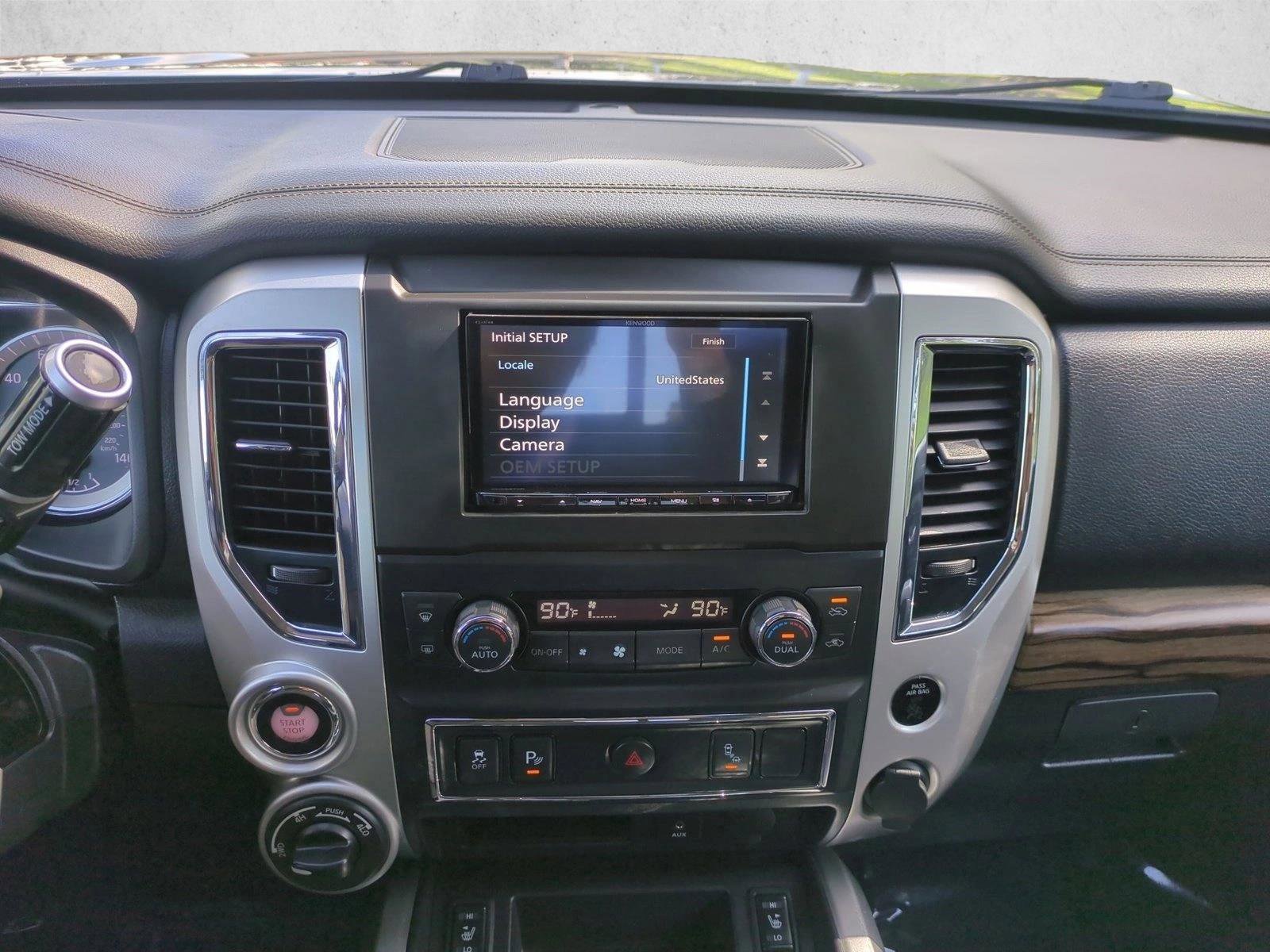 Used 2018 Nissan Titan SL AWD/4WD image 14