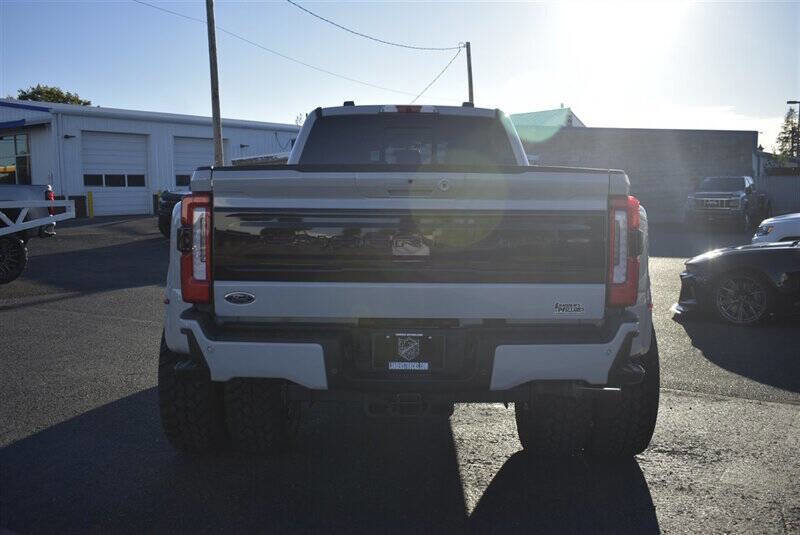 Used 2025 Ford F450 Platinum w/ FX4 Off-Road Package image 4