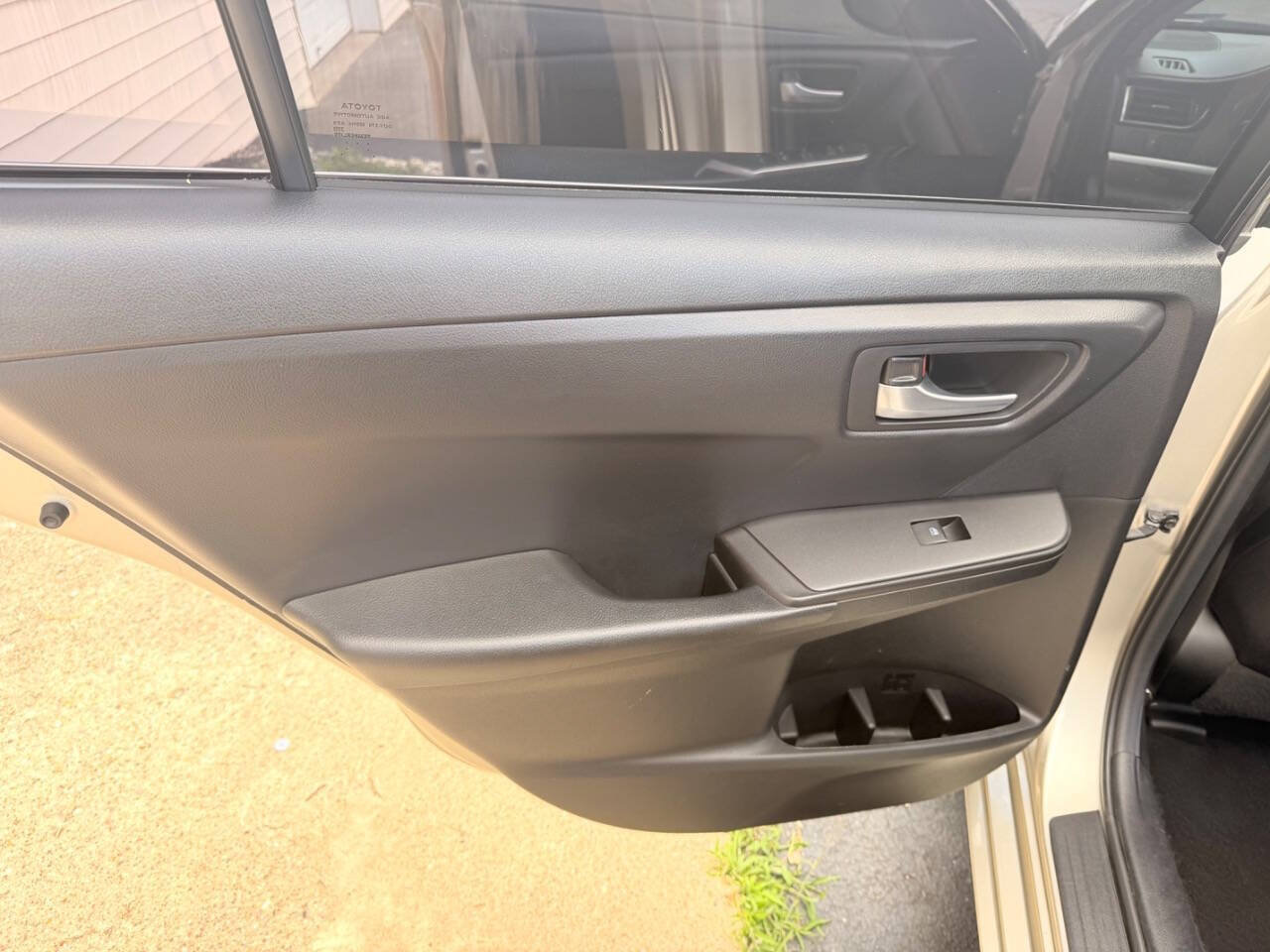 Used 2017 Toyota Camry SE FWD image 14