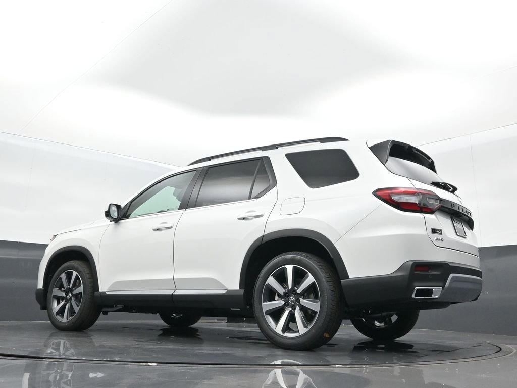 New 2025 Honda Pilot Touring image 17
