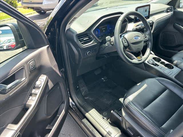 Used 2022 Ford Escape SEL w/ Technology Package AWD/4WD image 11