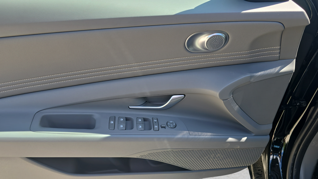 New 2026 Hyundai Elantra Sport FWD image 28