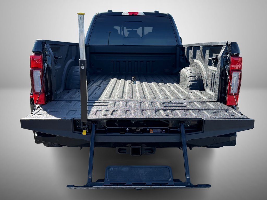 Used 2022 Ford F350 Lariat w/ Lariat Ultimate Package image 8