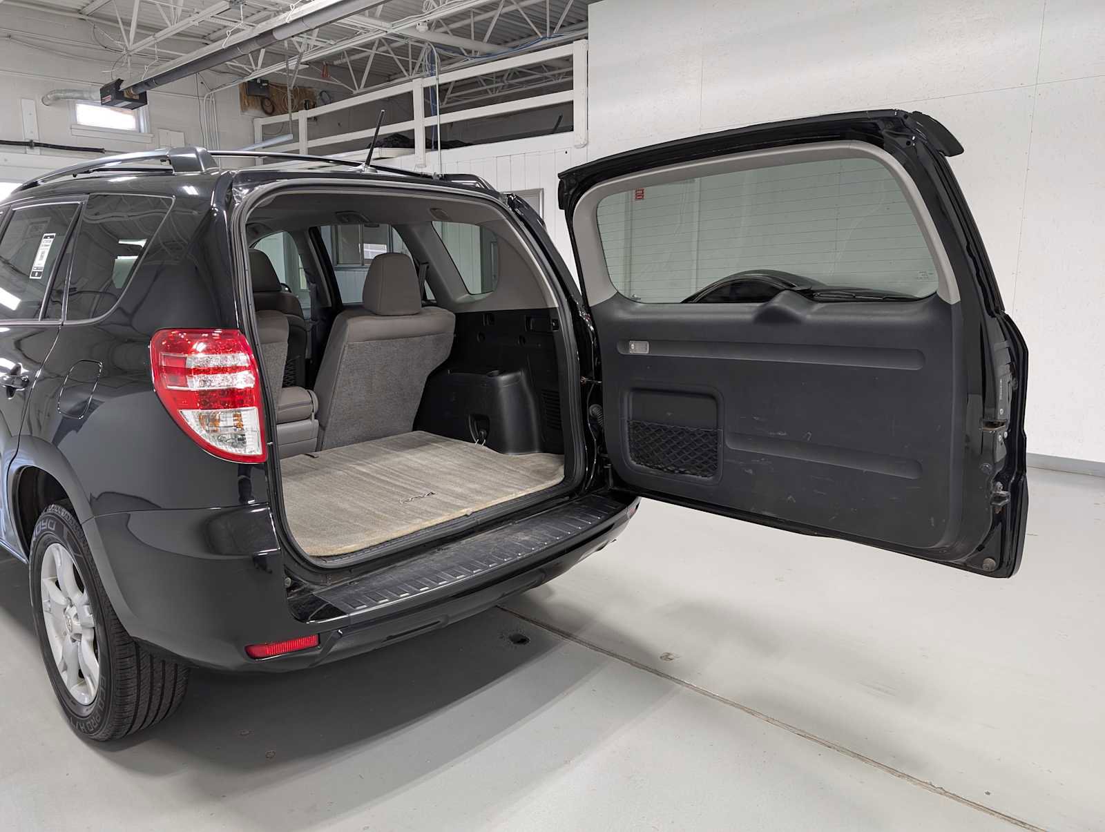 Used 2012 Toyota RAV4 4WD w/ Upgrade Value Pkg image 37