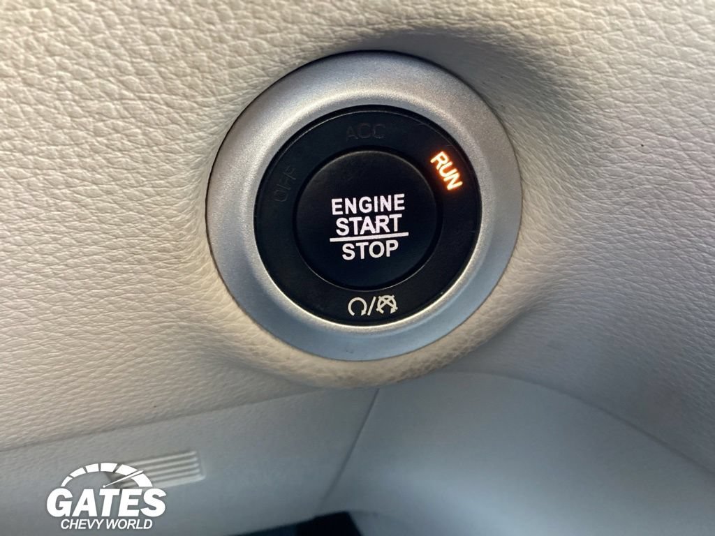 Used 2021 Chrysler Pacifica Touring-L FWD image 23