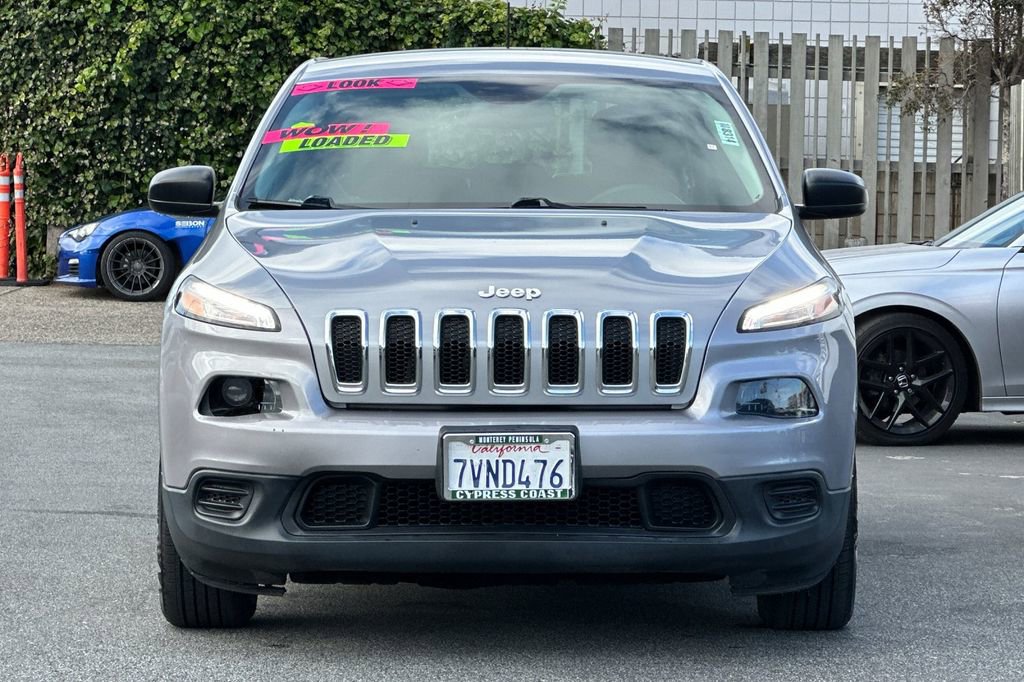 Used 2016 Jeep Cherokee Sport FWD image 9