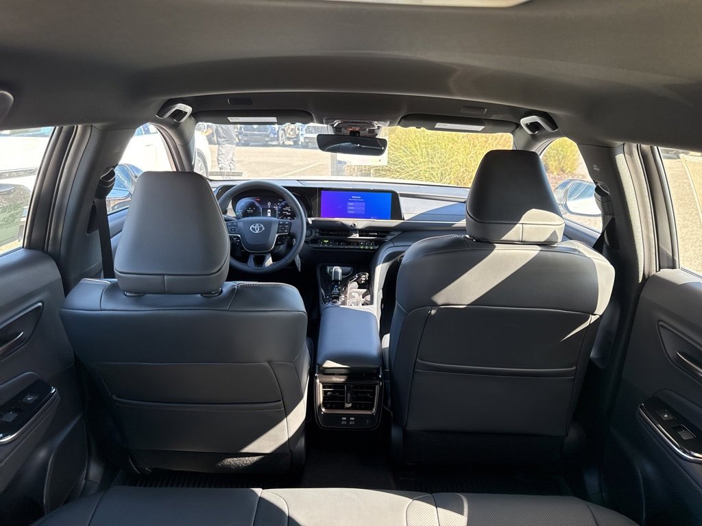 New 2025 Toyota Crown Signia image 17