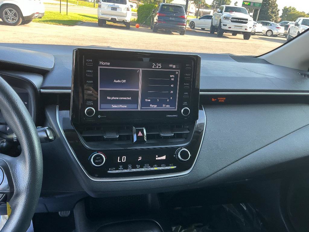 Used 2022 Toyota Corolla LE FWD image 24